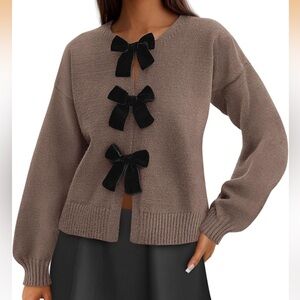 Chic Cardigan with Black Bow Details